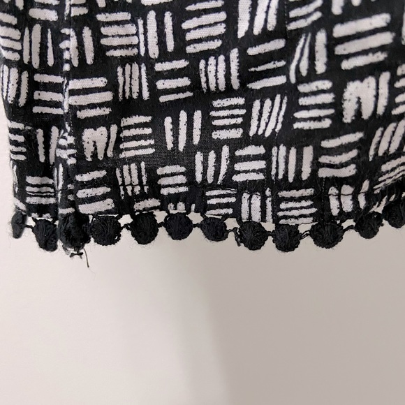 Old Navy Loose fit Tee Shirt Blouse with Fringe like Detail - Size Youth XL - 14 - Picture 6 of 6